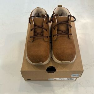 12T UGG Canoe III